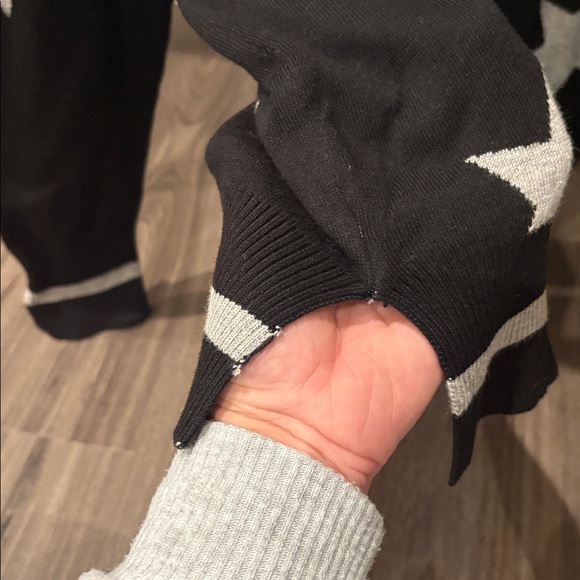 NWT Evereve Jamison Esme Star Hooded Pullover Sweater - Size Medium - Picture 5 of 6